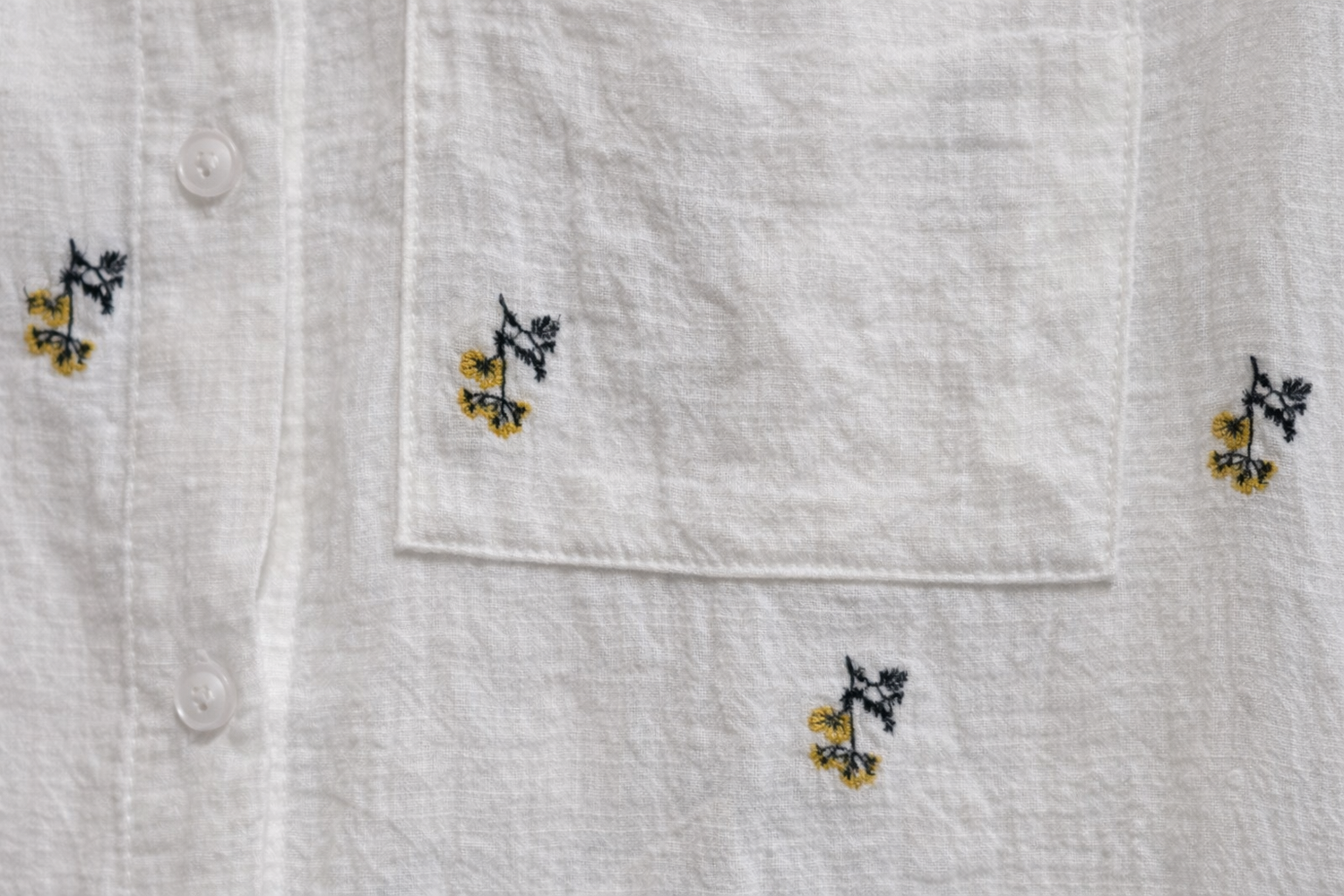 The floral embroidery linen shirt