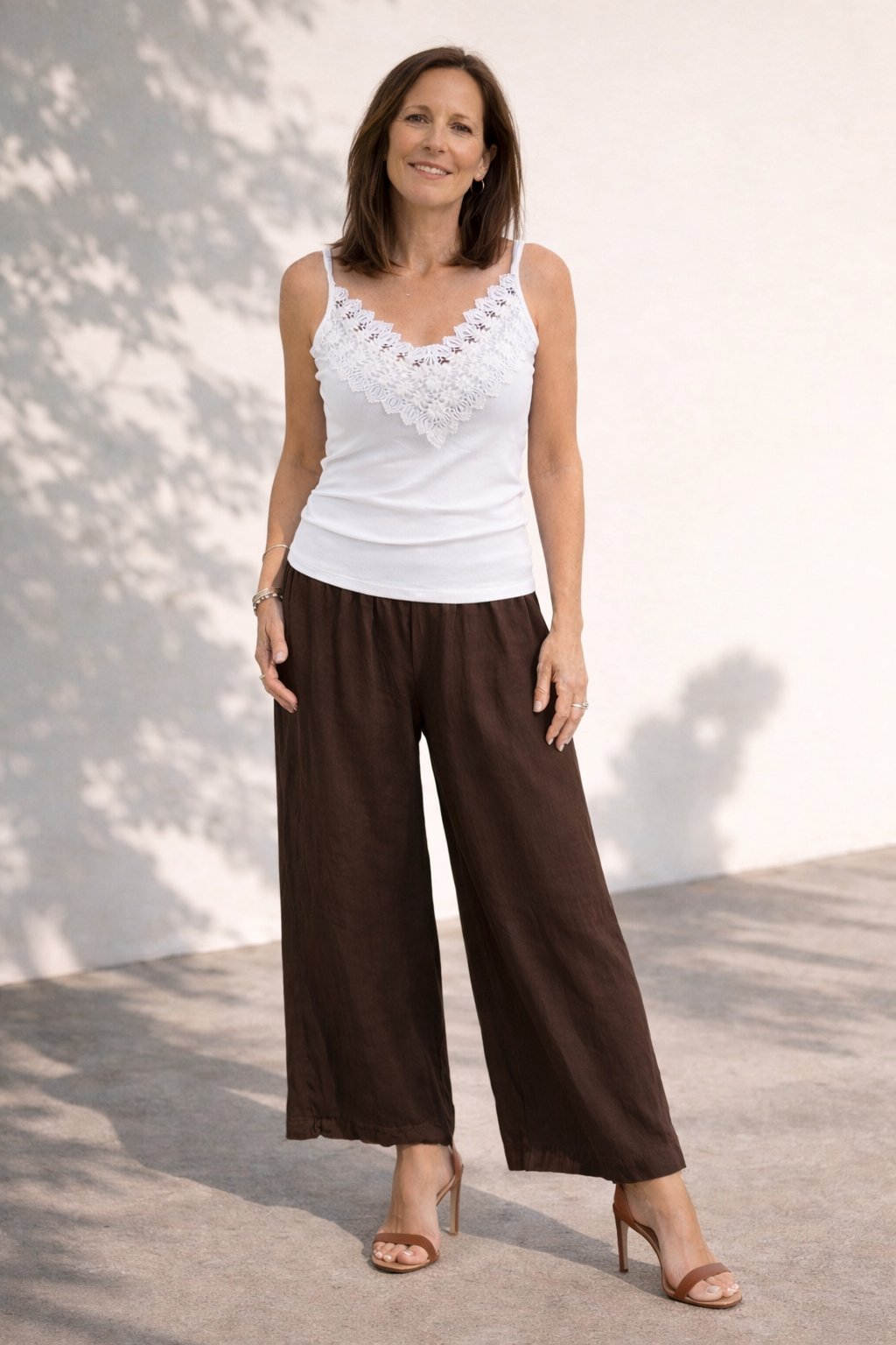 Chic embroidery tank top